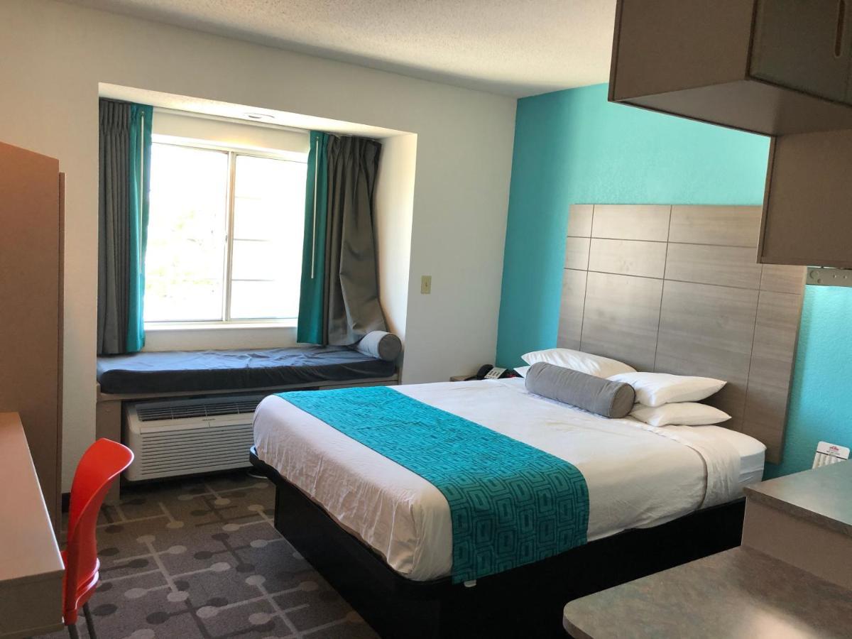 Red Lion Inn & Suites Elk Grove Village Eksteriør bilde