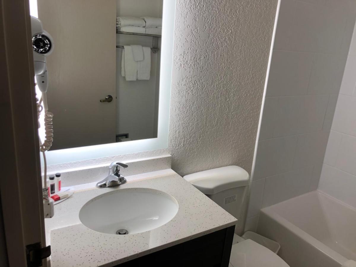 Red Lion Inn & Suites Elk Grove Village Eksteriør bilde