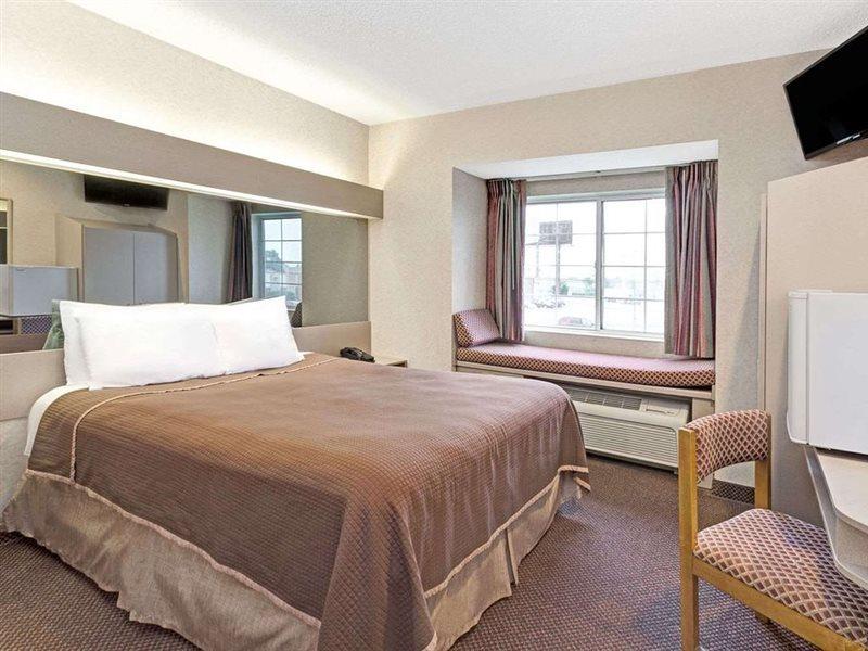 Red Lion Inn & Suites Elk Grove Village Eksteriør bilde