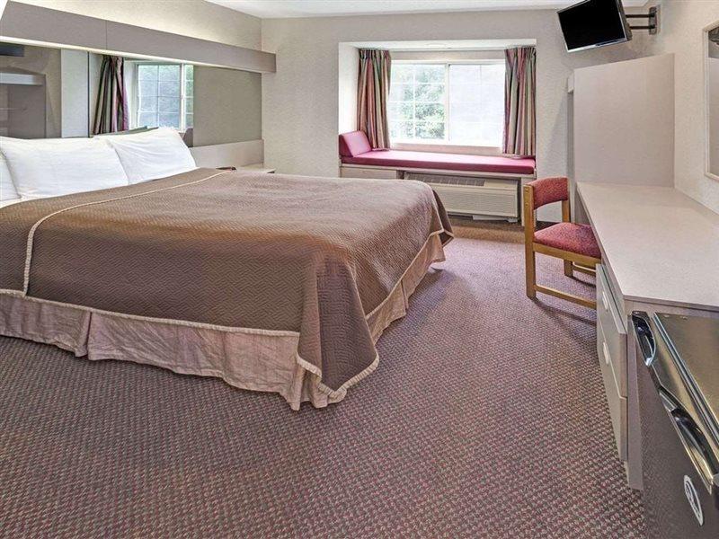 Red Lion Inn & Suites Elk Grove Village Eksteriør bilde