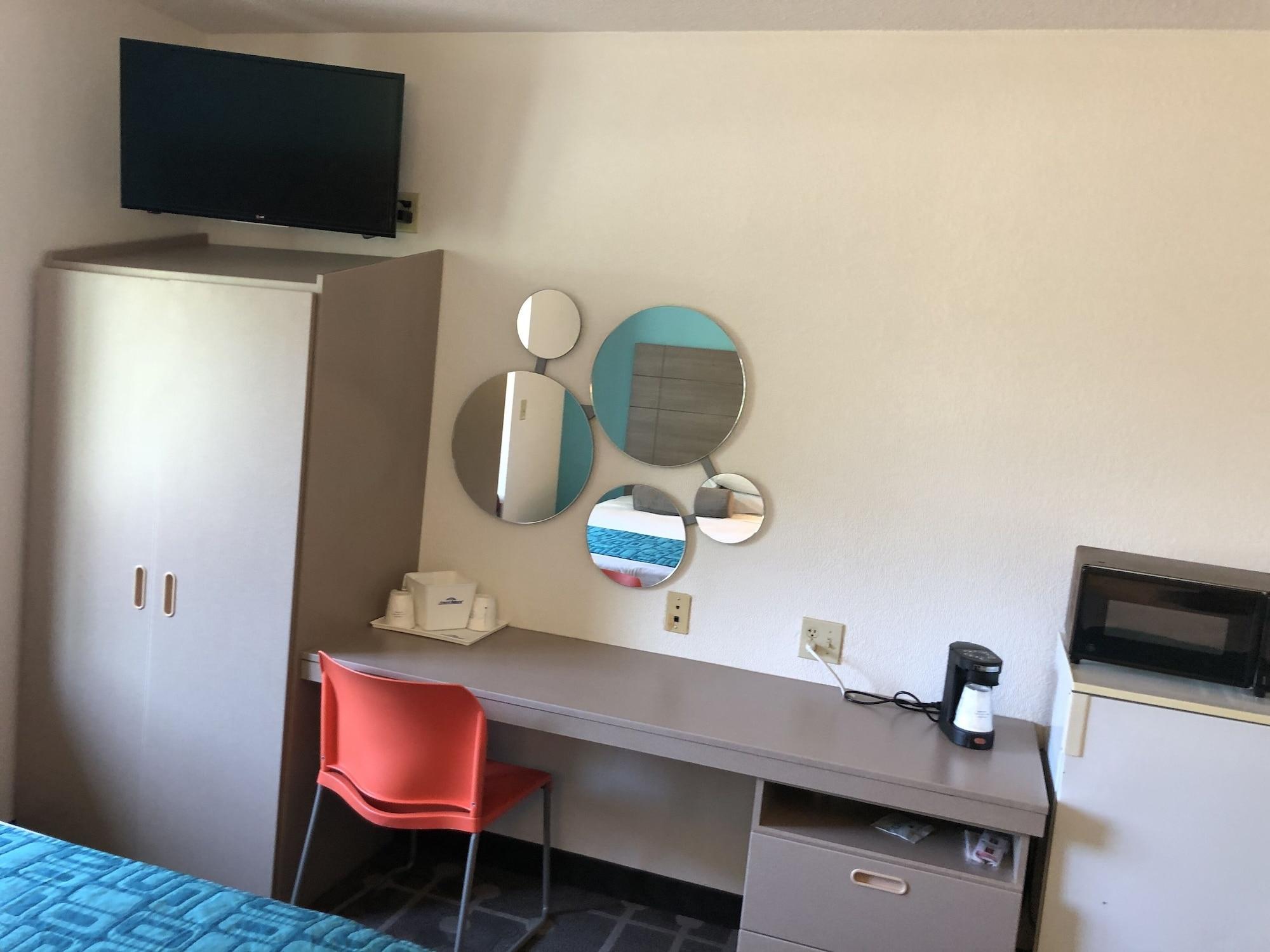 Red Lion Inn & Suites Elk Grove Village Eksteriør bilde